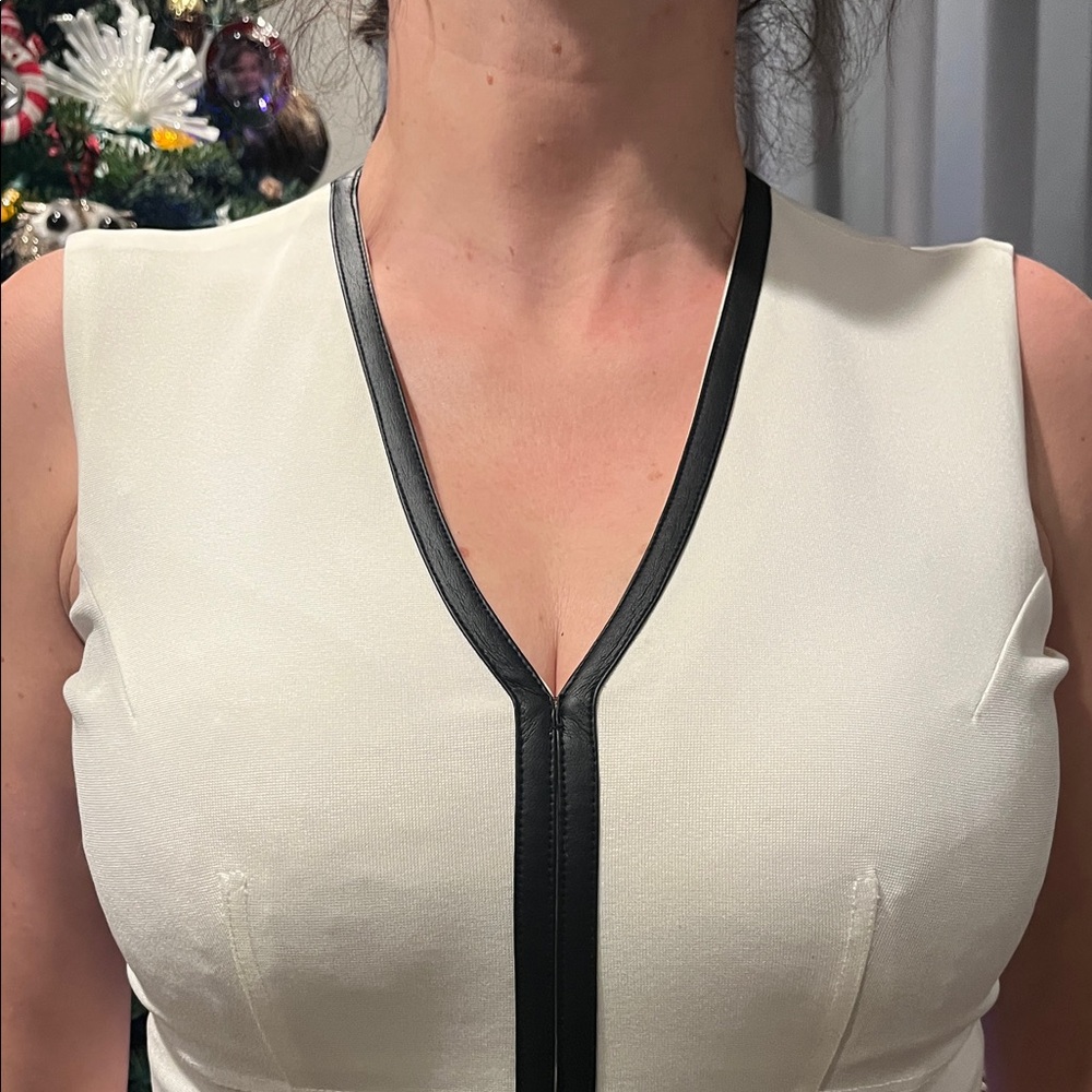 Burberry White Dress with Black Trim - Picture 7 of 16